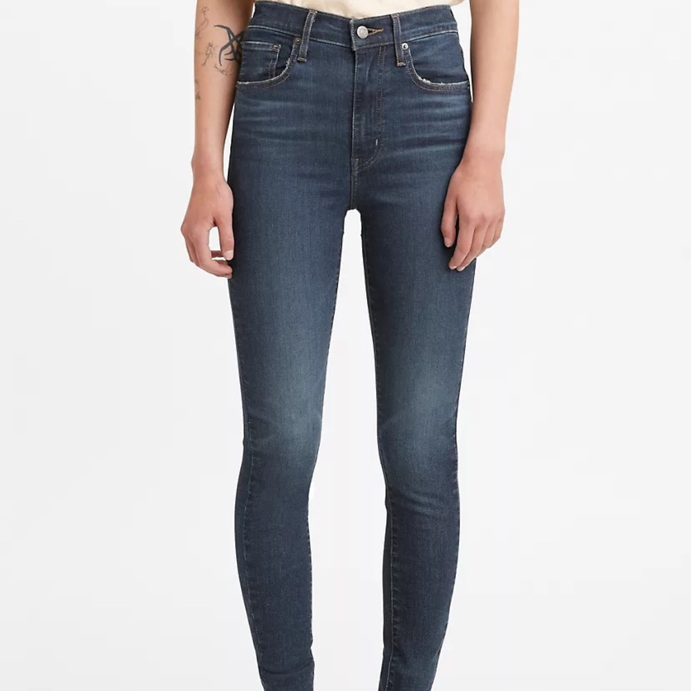 Mile High Waist Levi’s Dark Wash Skinny Jeans